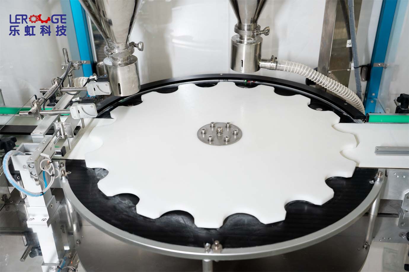 Loose powder filling machine